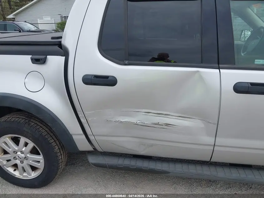 2010 FORD EXPLORER SPORT TRAC XLT