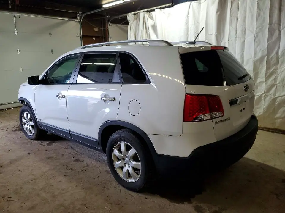 2013 KIA SORENTO LX  