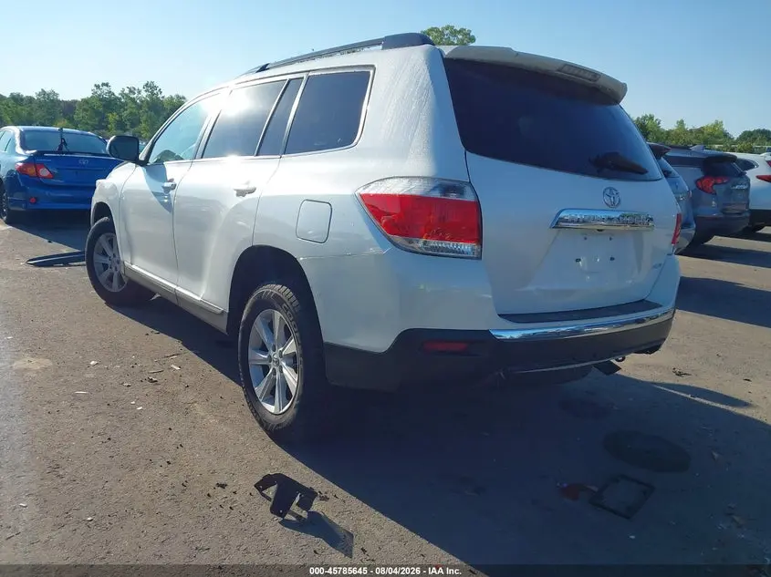 2013 TOYOTA HIGHLANDER SE V6