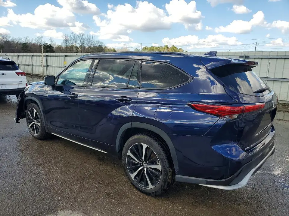2021 TOYOTA HIGHLANDER XSE  