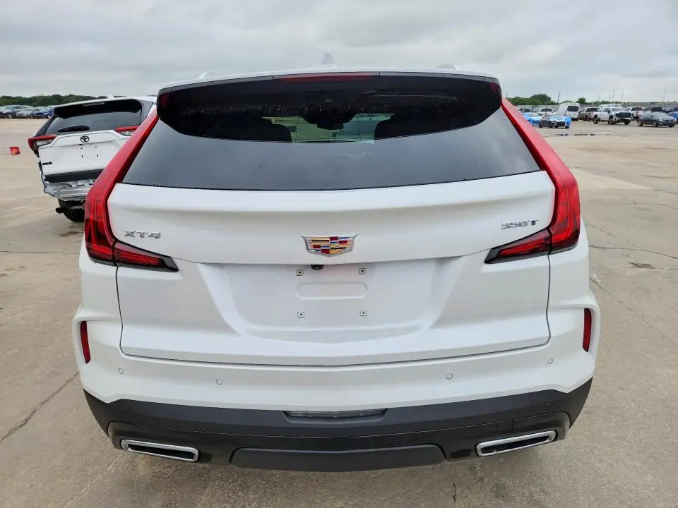 2025 CADILLAC XT4 PREMIUM LUXURY  