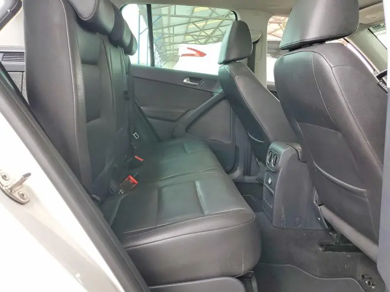 2011 VOLKSWAGEN TIGUAN S  
