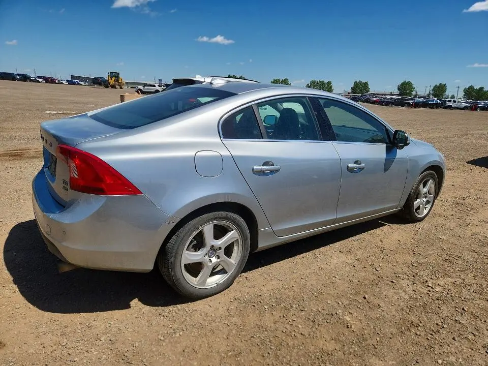 2013 VOLVO S60 T5  