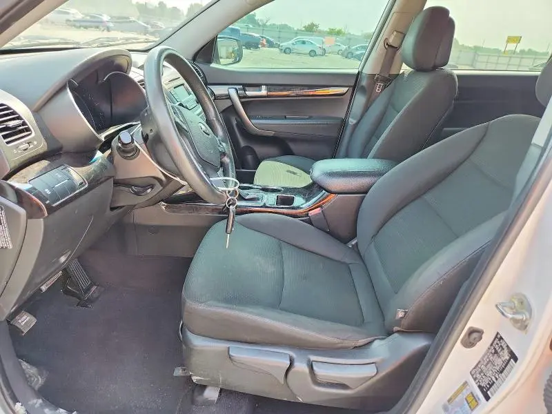 2015 KIA SORENTO LX  
