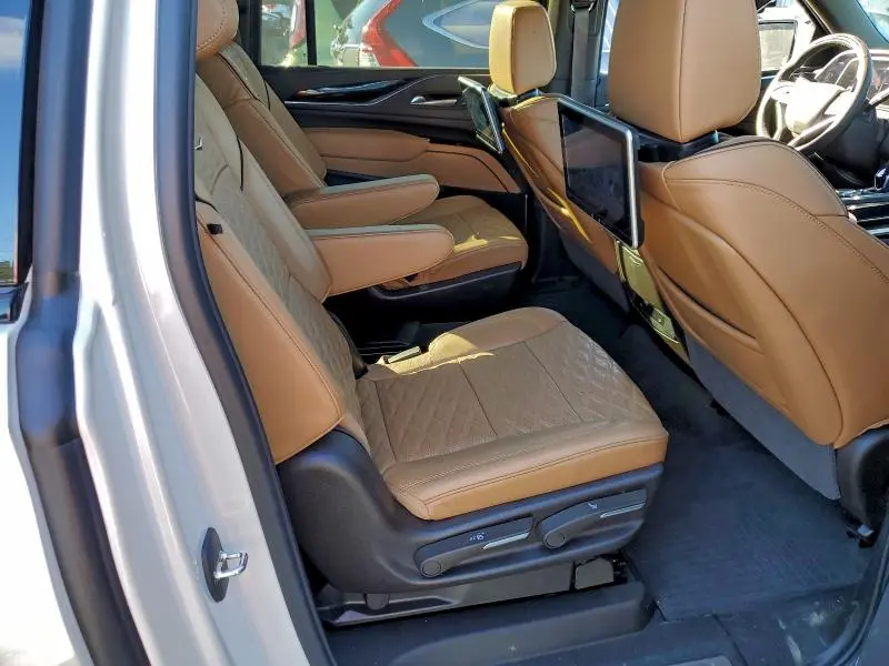 2024 CADILLAC ESCALADE ESV SPORT  