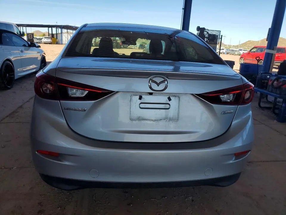 2018 MAZDA 3 TOURING  