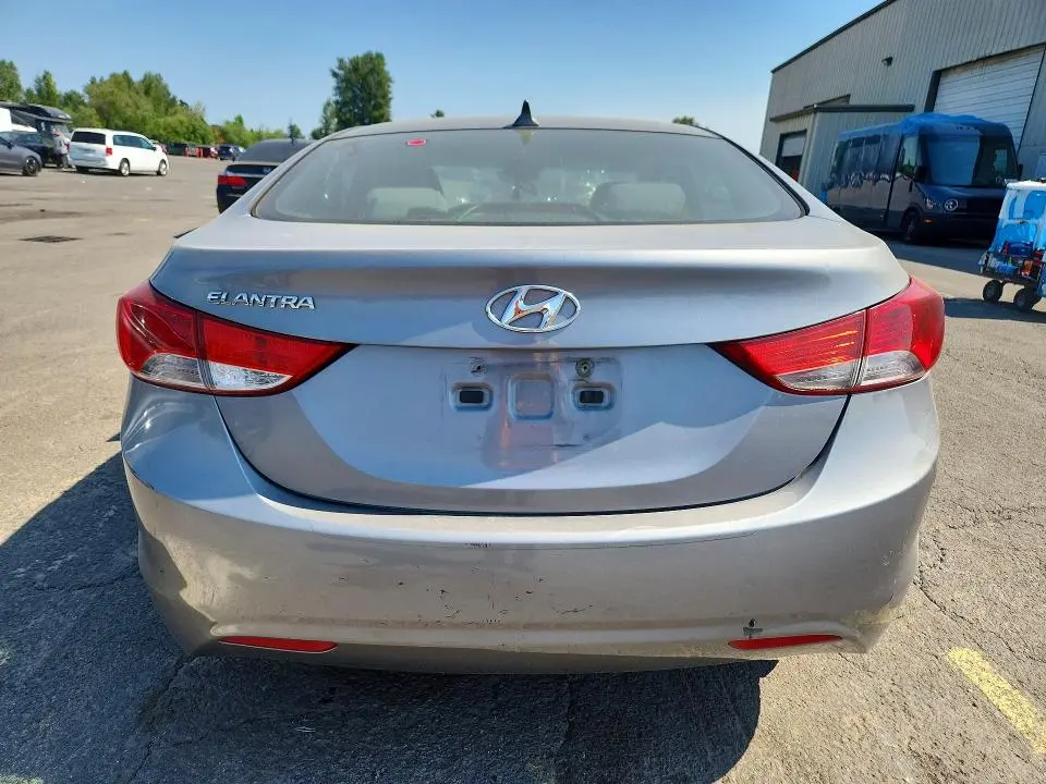 2012 HYUNDAI ELANTRA GLS  