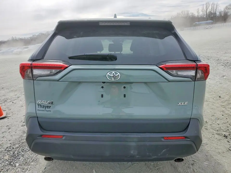 2023 TOYOTA RAV4 XLE  