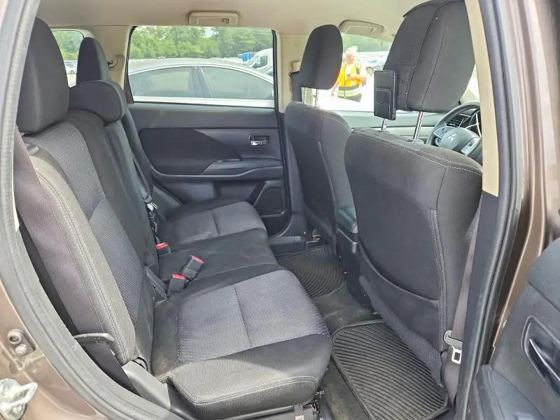 2018 MITSUBISHI OUTLANDER ES  
