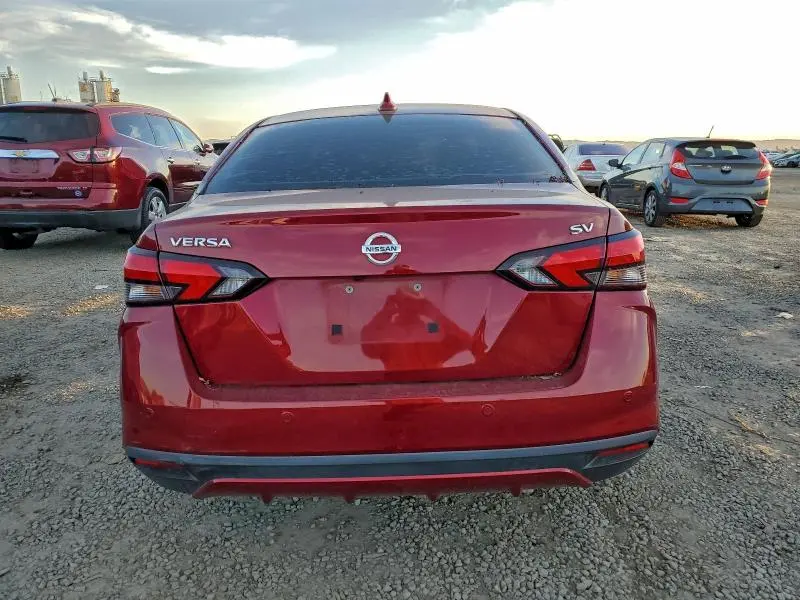 2021 NISSAN VERSA SV  