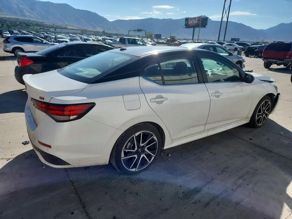 2025 NISSAN SENTRA SR  