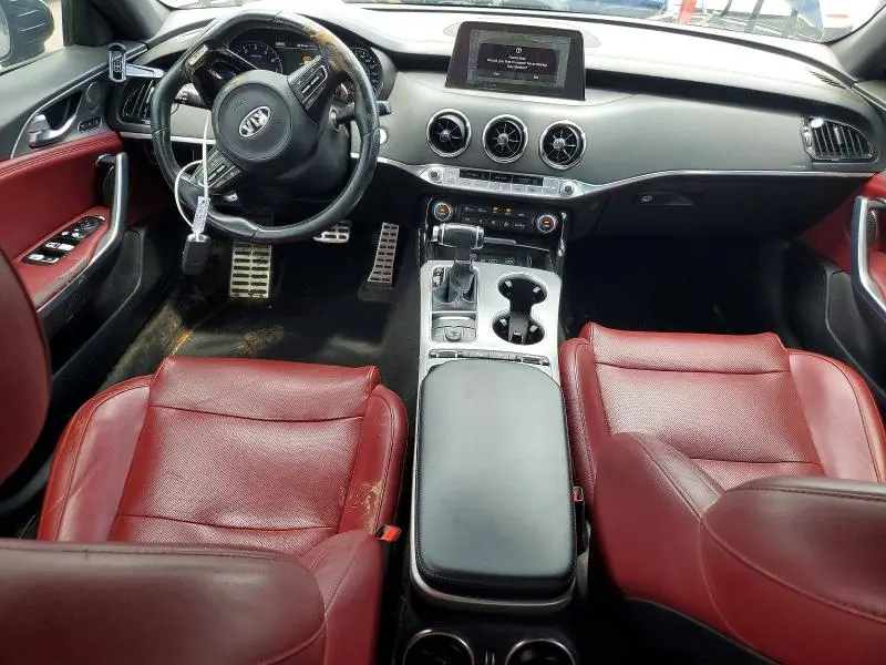 2018 KIA STINGER GT1  