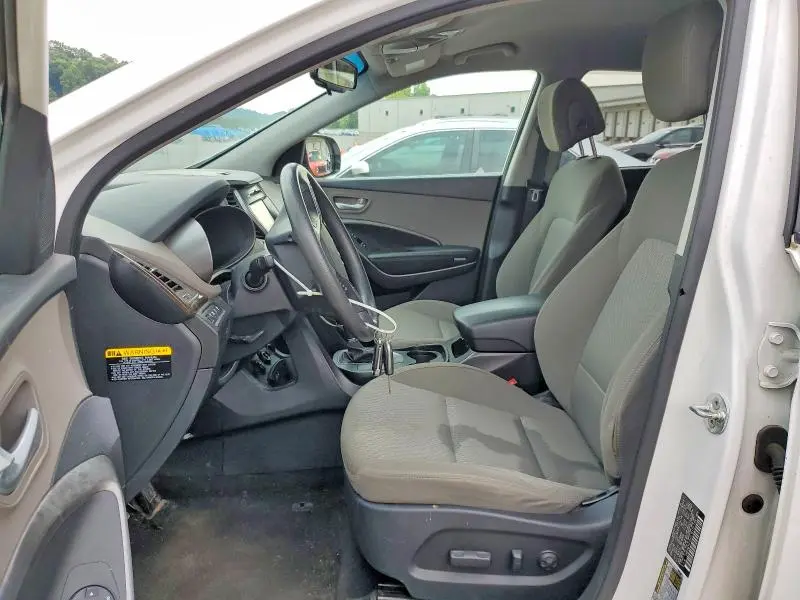 2017 HYUNDAI SANTA FE SE  