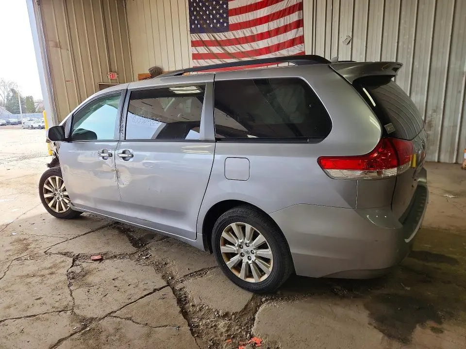 2011 TOYOTA SIENNA XLE 7-PASSENGER  