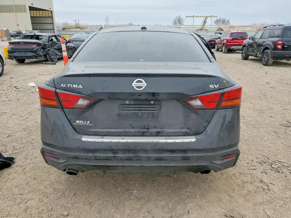 2022 NISSAN ALTIMA SV  