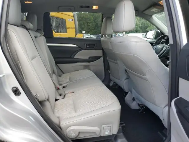 2016 TOYOTA HIGHLANDER LE  