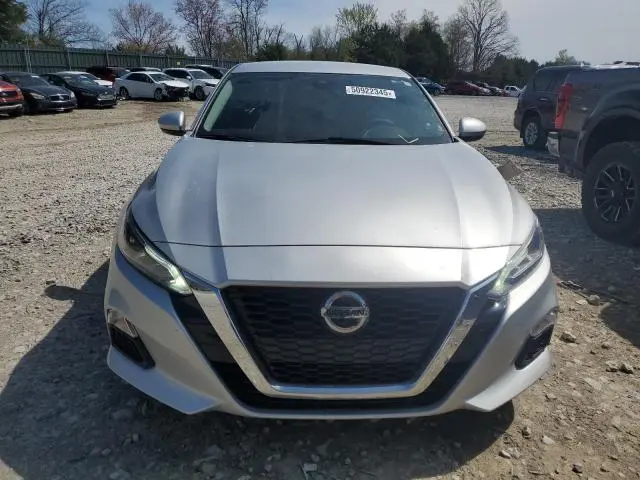 2021 NISSAN ALTIMA SV  
