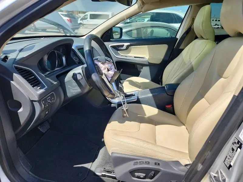 2016 VOLVO XC60 T5 PREMIER  