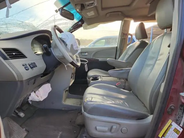 2012 TOYOTA SIENNA XLE  