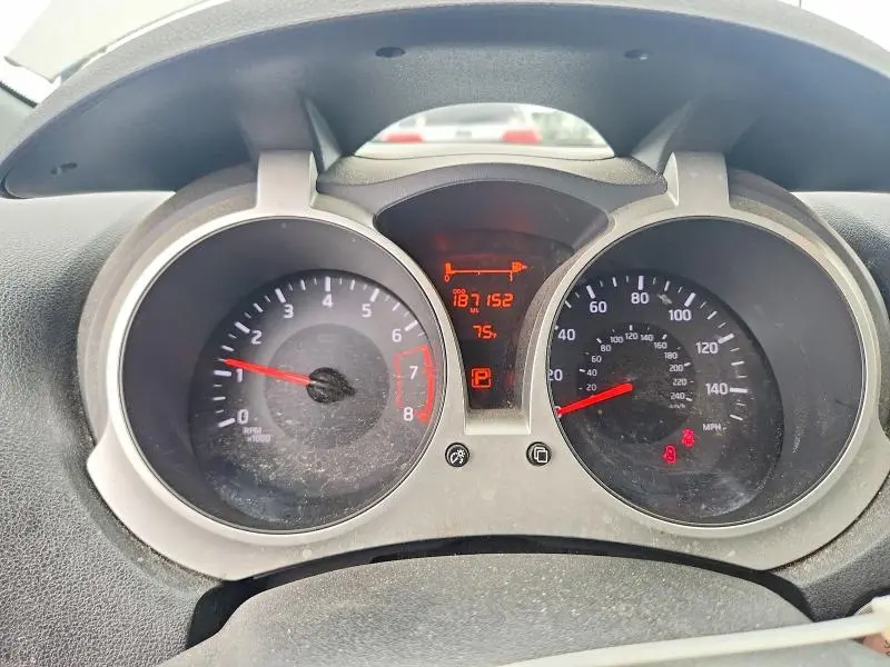 2017 NISSAN JUKE SV  