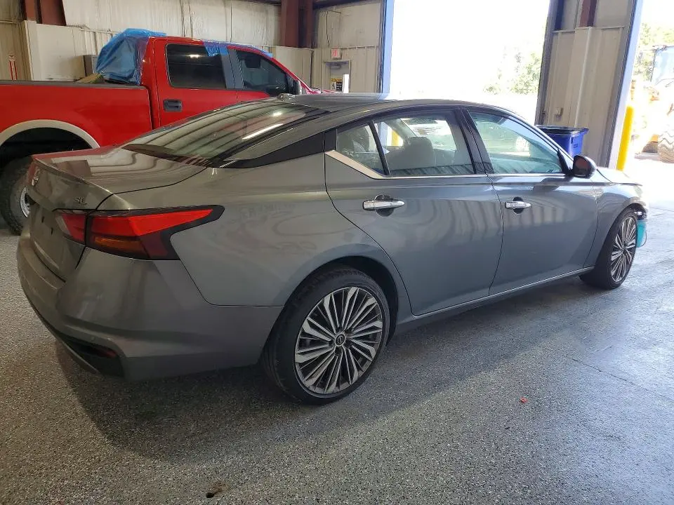 2023 NISSAN ALTIMA SL  