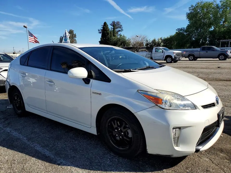 2014 TOYOTA PRIUS THREE  