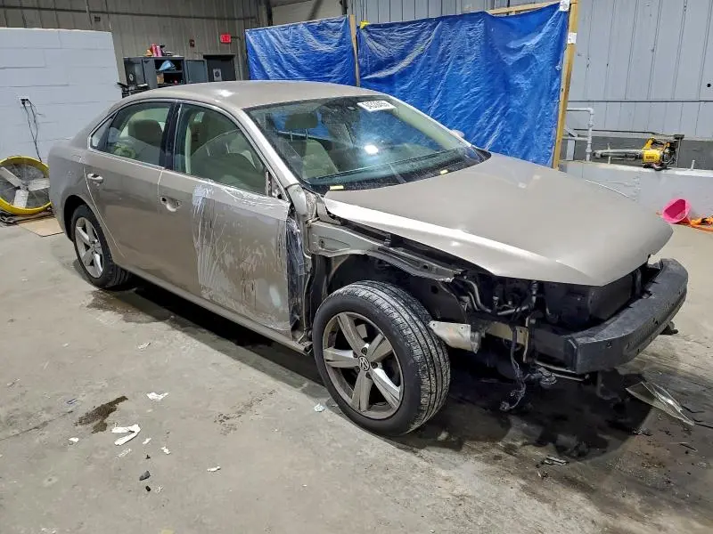 2015 VOLKSWAGEN PASSAT S  