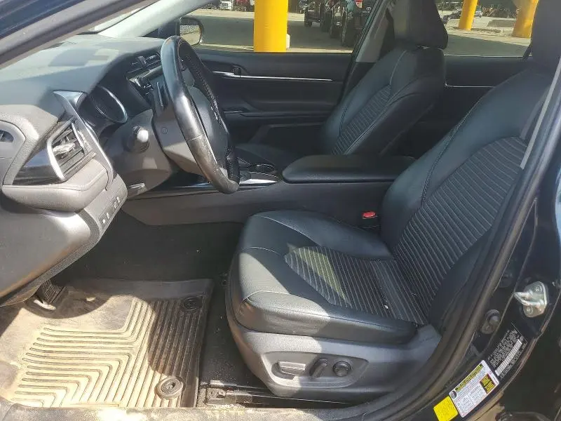 2019 TOYOTA CAMRY SE  