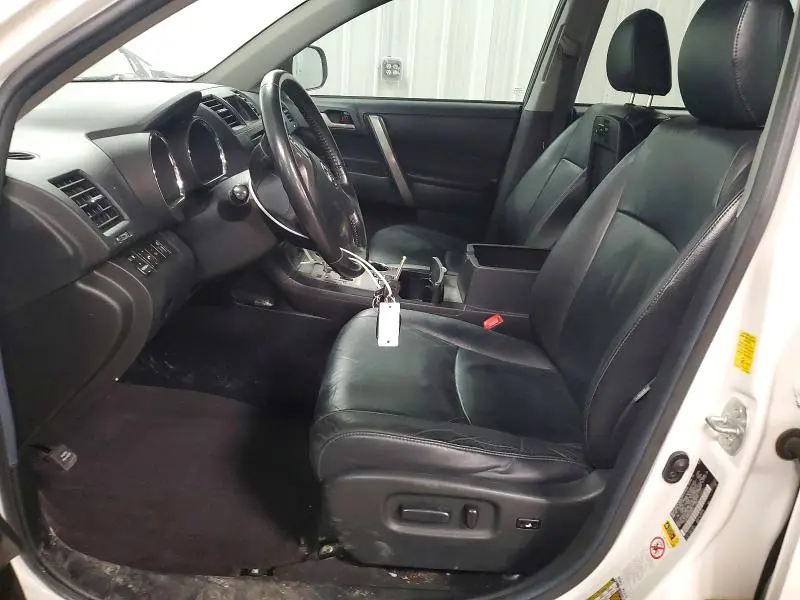 2010 TOYOTA HIGHLANDER SE  