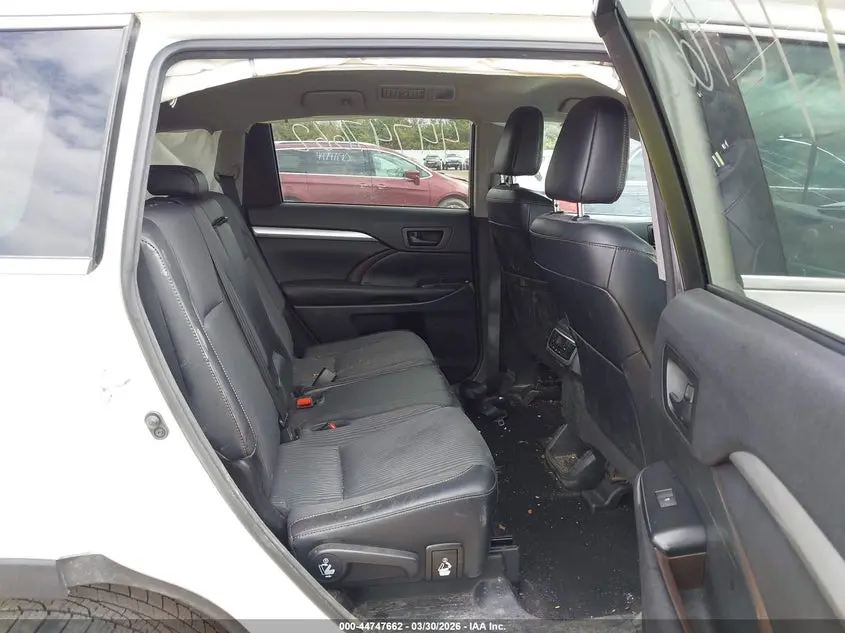 2016 TOYOTA HIGHLANDER LE PLUS V6