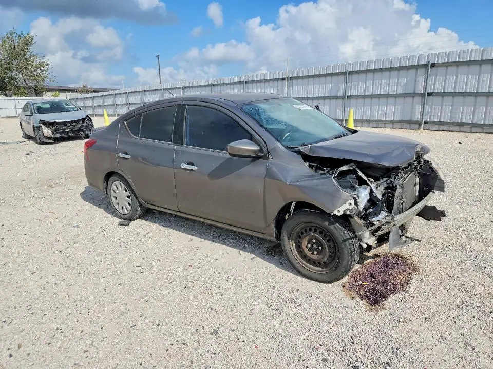 2016 NISSAN VERSA 1.6 SV  