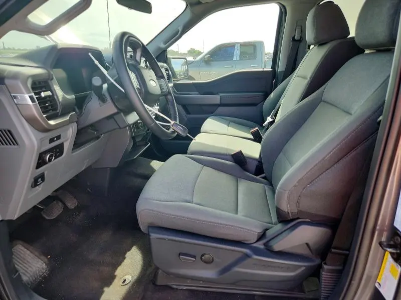 2025 FORD F150 XLT  