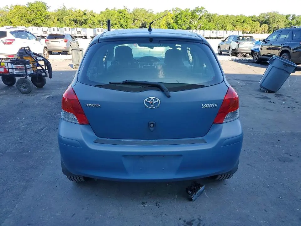 2011 TOYOTA YARIS BASE  