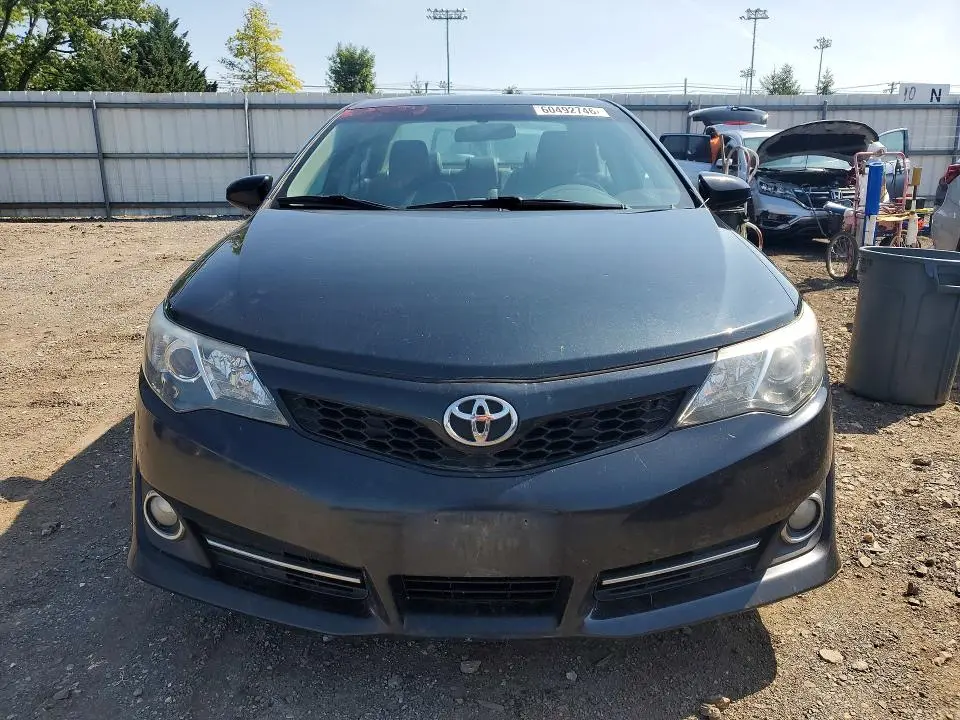 2012 TOYOTA CAMRY SE  