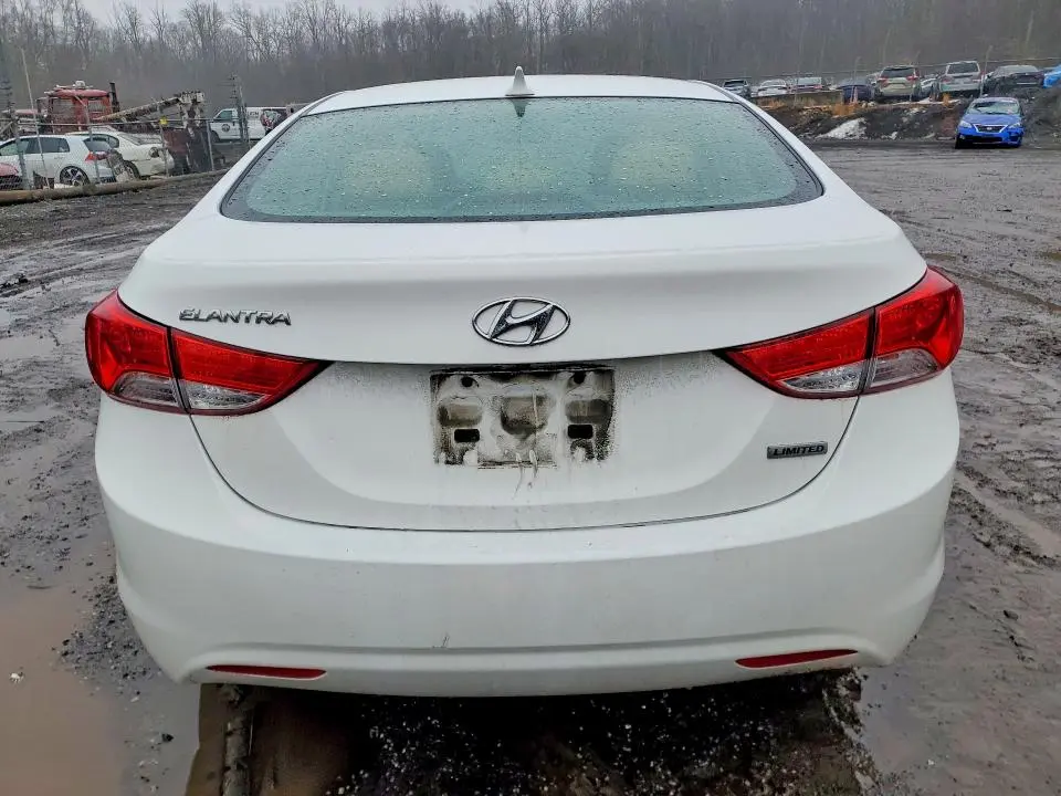 2013 HYUNDAI ELANTRA GLS  