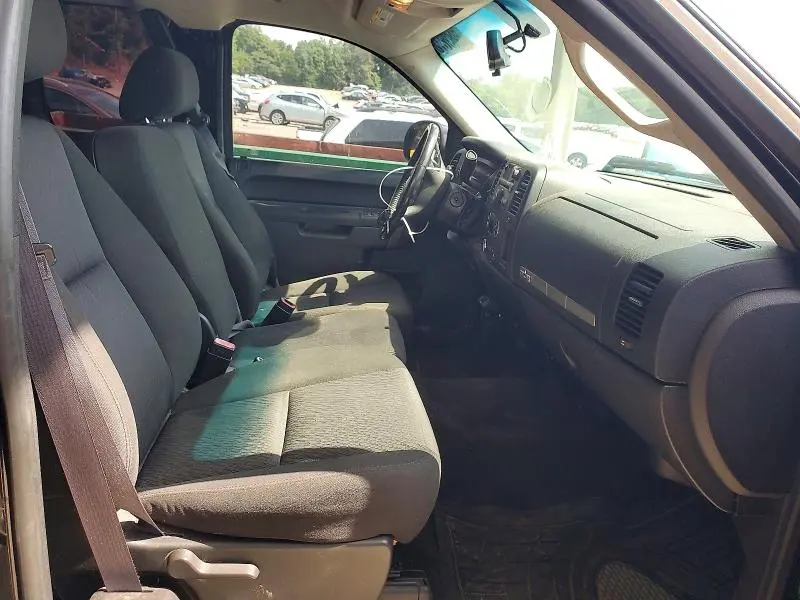 2011 CHEVROLET SILVERADO C1500 LT  