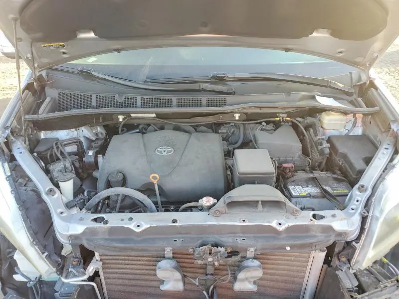 2017 TOYOTA SIENNA LIMITED PREMIUM 7-PASSENGER  