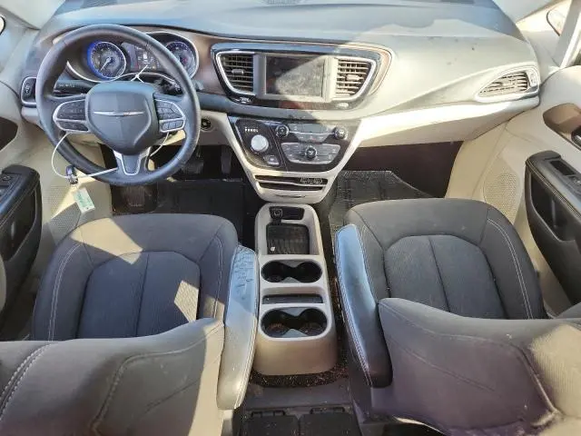 2021 CHRYSLER VOYAGER LX  