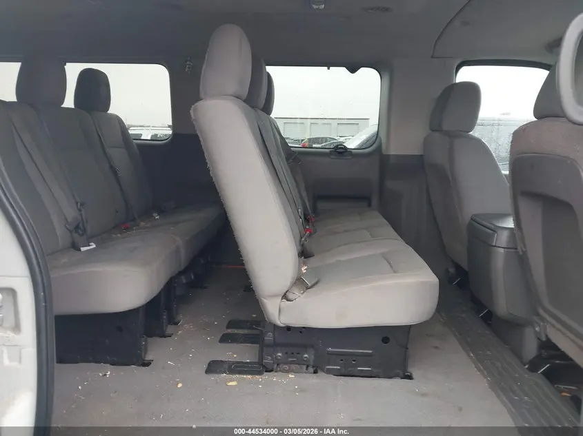 2014 NISSAN NV PASSENGER NV3500 HD SV V8