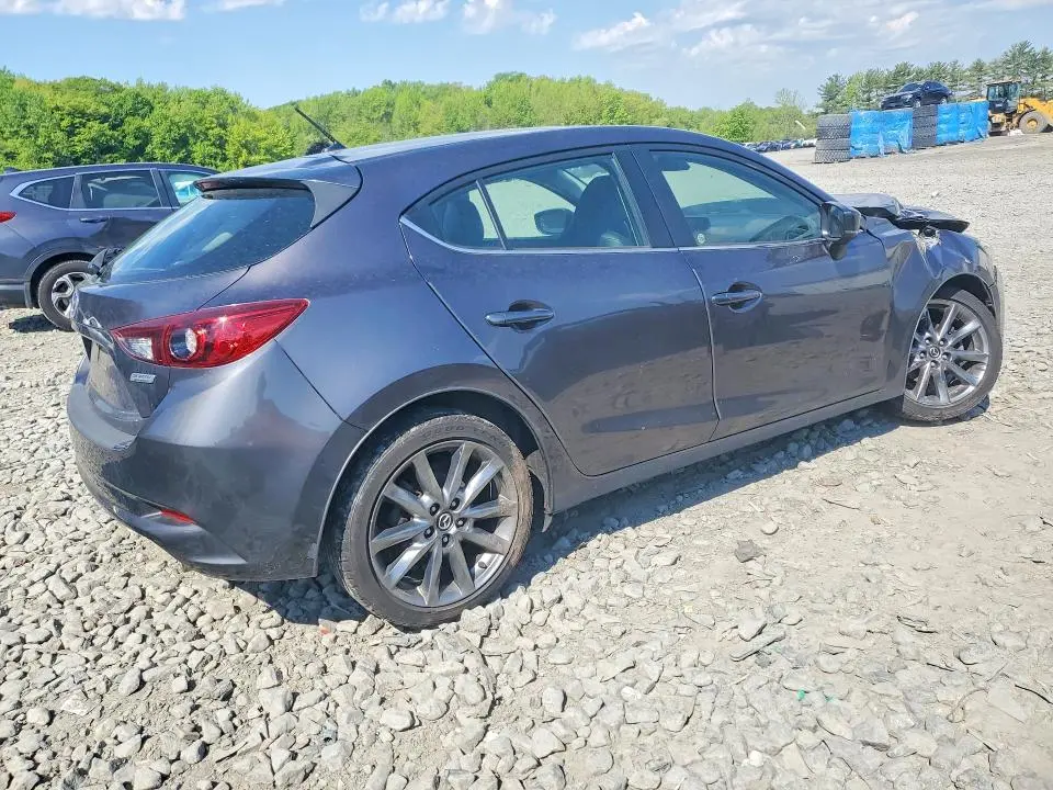 2018 MAZDA 3 TOURING  