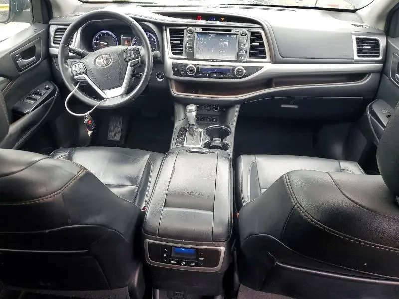2017 TOYOTA HIGHLANDER XLE  