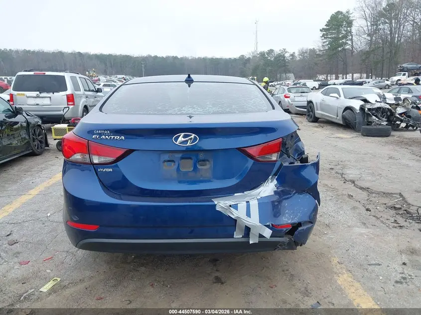 2016 HYUNDAI ELANTRA SE