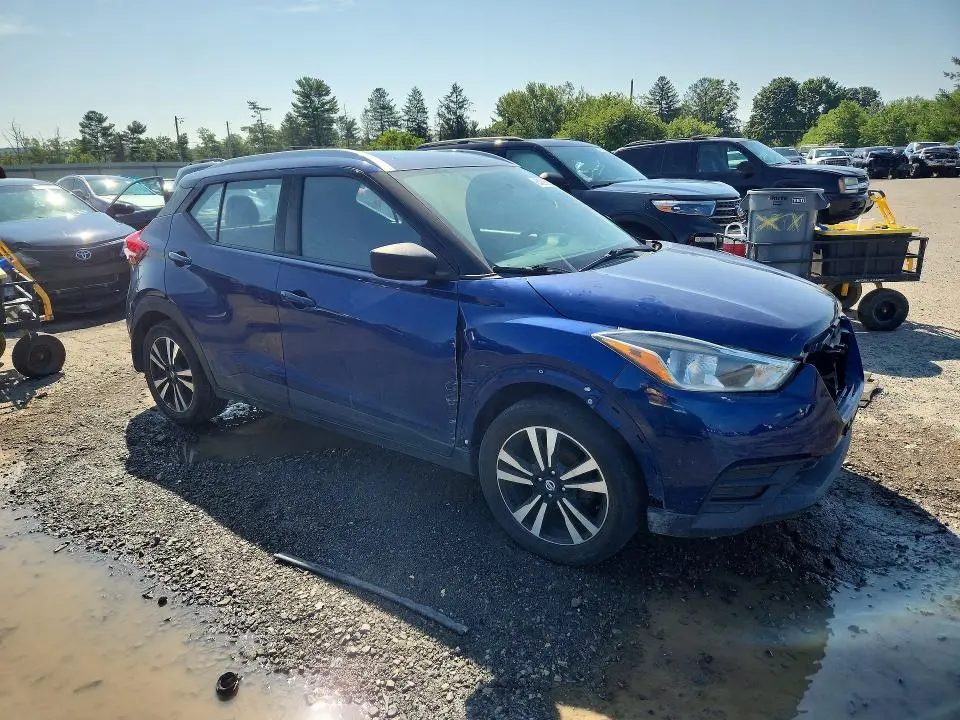 2018 NISSAN KICKS SV  