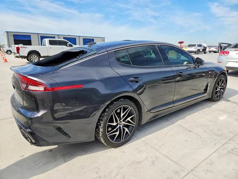 2022 KIA STINGER GT LINE  