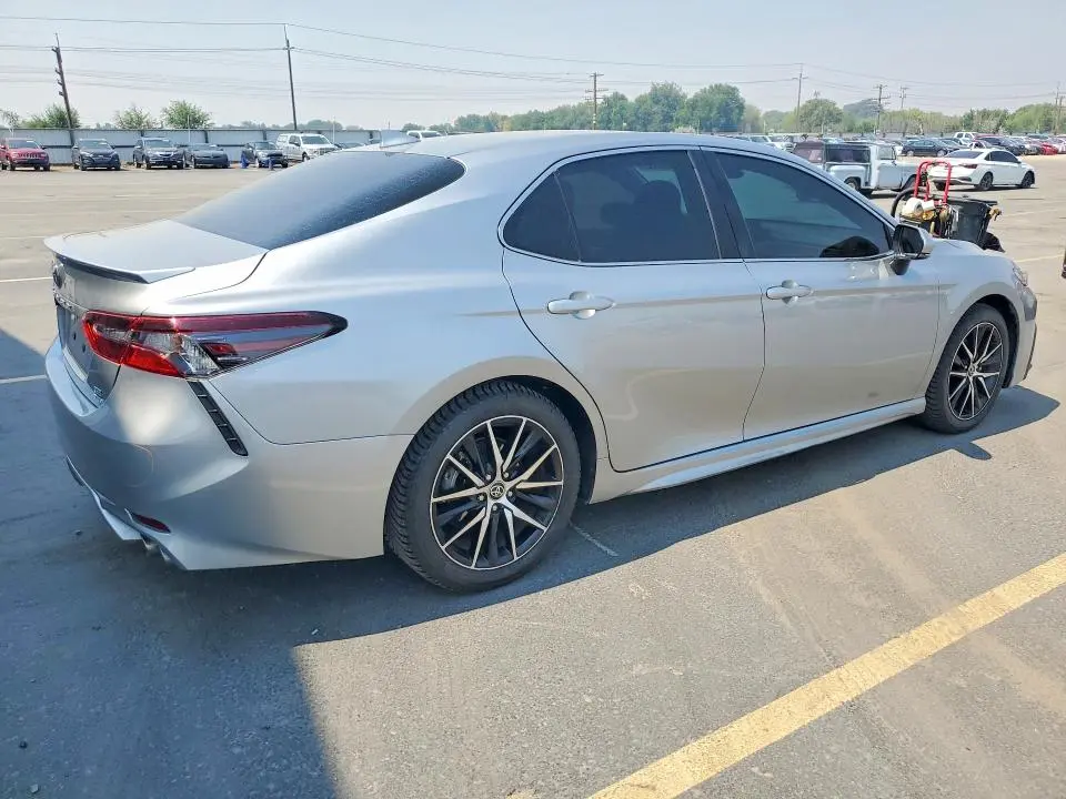 2022 TOYOTA CAMRY SE  