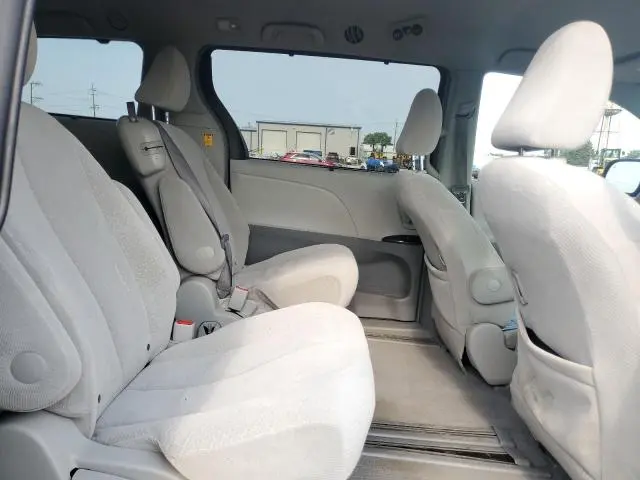 2011 TOYOTA SIENNA LE  