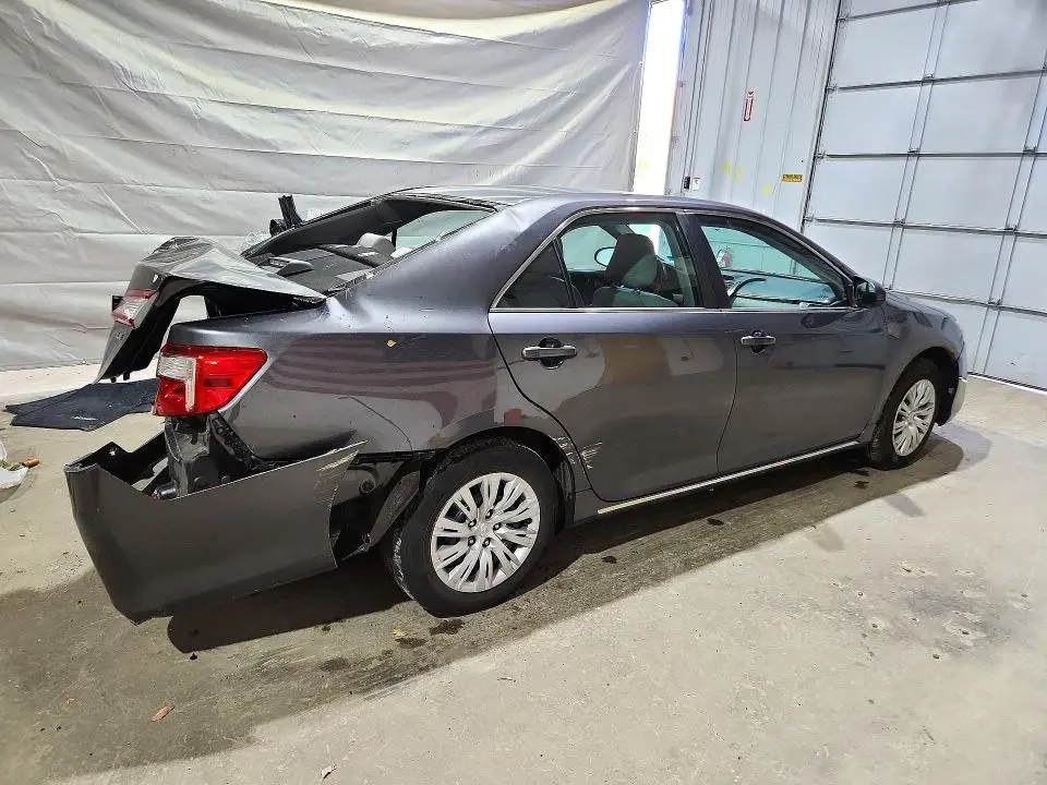2014 TOYOTA CAMRY LE  