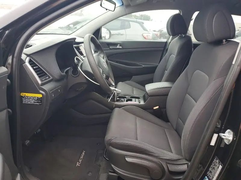 2017 HYUNDAI TUCSON SE  