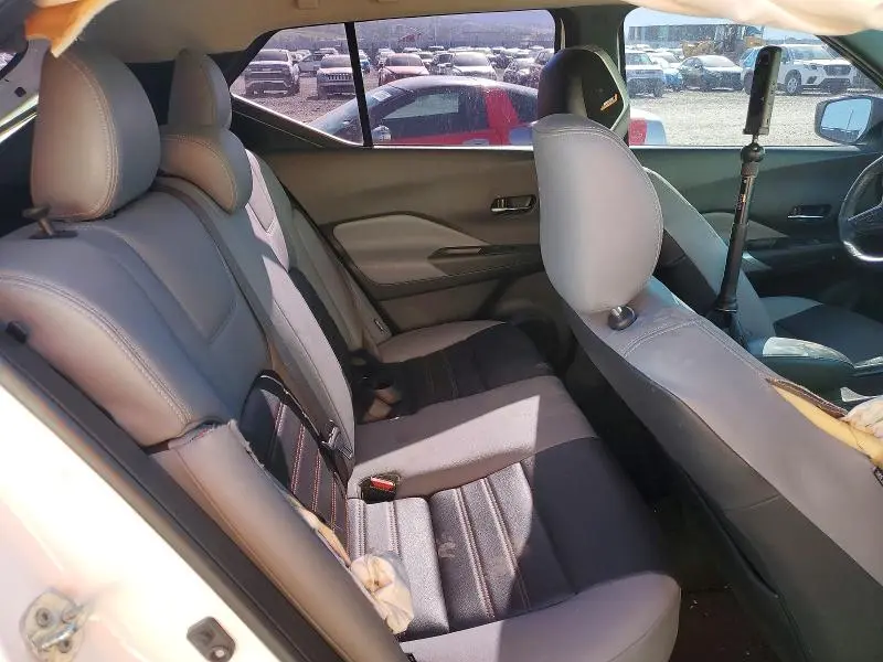 2021 NISSAN KICKS SR  