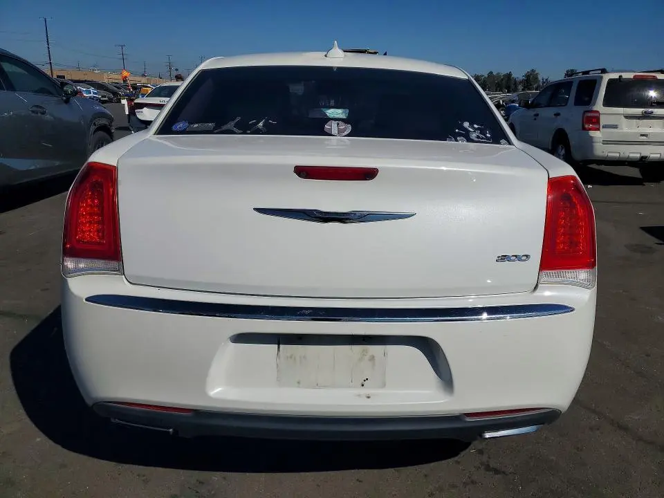 2015 CHRYSLER 300 LIMITED  